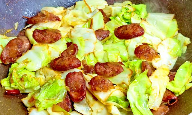 包菜怎么炒才好吃，包菜如何炒得更好吃（炒包菜别直接下锅炒）