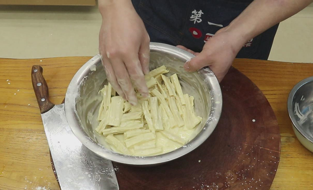 今天是接财神的日子吗，初六送穷鬼“接财送穷吃3样