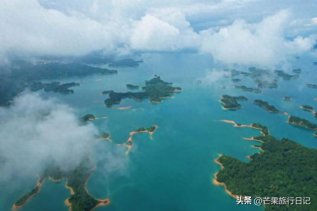 广东最大人工湖万绿湖，是香港深圳的水源地，风景秀丽鱼肉好吃