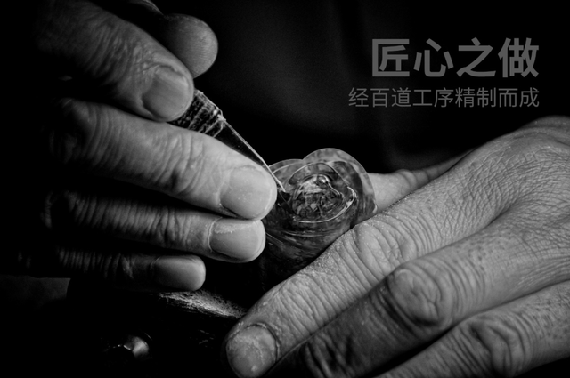 玫瑰花束的制作方法，玫瑰花束的制作方法视频（情人节送她一朵红色钞票制作、永不凋谢的玫瑰花）
