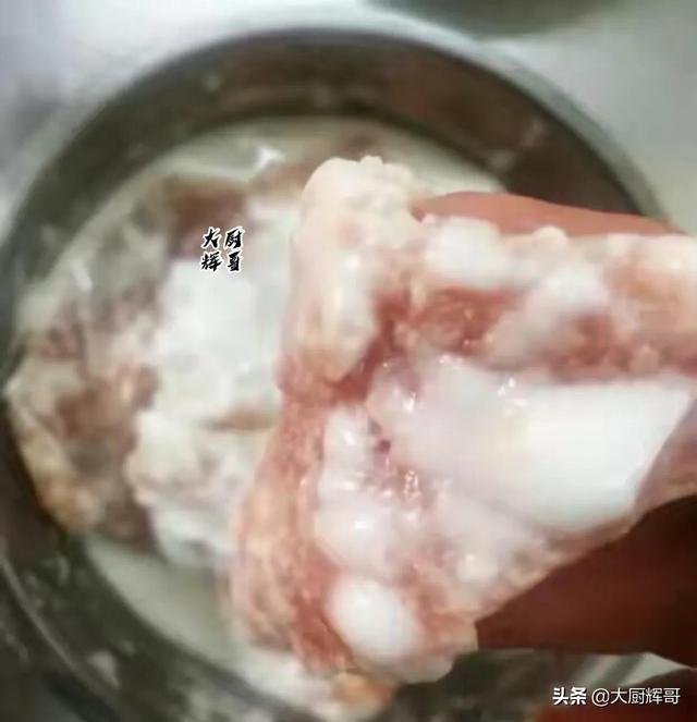 淀粉和面粉的区别作用，淀粉和面粉的区别（掌握这5种挂糊技巧可以在年夜饭上露脸）