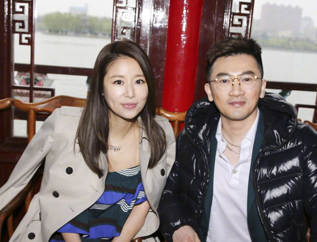 林志颖和林心如为何分手，47岁林心如出席活动疑不穿内衣