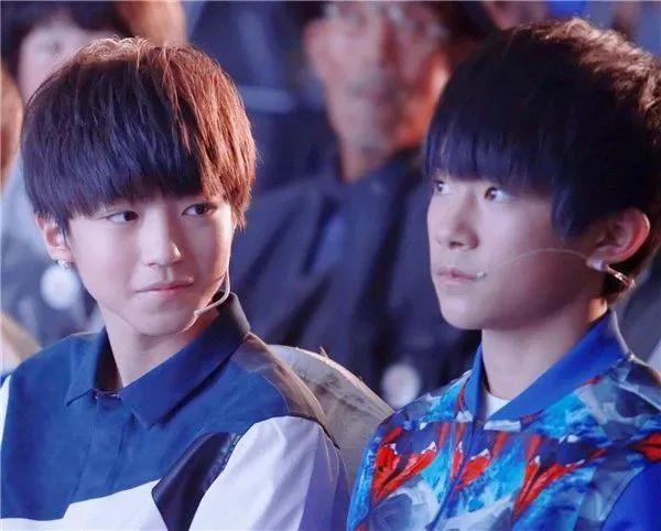 易烊千玺的真实年龄，易烊千玺14岁到17岁外貌变化（“谦逊低调”的易烊千玺）