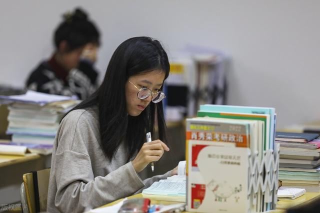 护理考研最容易上岸的学校，护理考研院校选择攻略（经验分享：二胎妈妈护士考研）