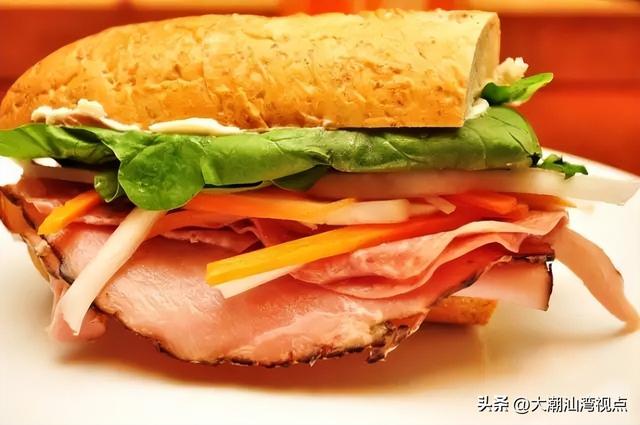 路边小摊有哪些小吃最受吃货欢迎，路边小吃摊什么最火（世界各国特色路边摊小吃）