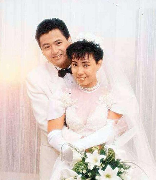 终于明白，陈荟莲不漂亮，也没有孩子，周润发为何独宠她38年了