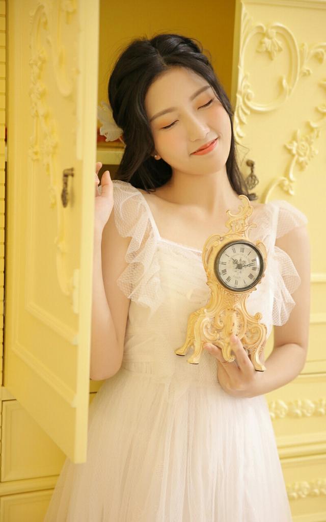 第一次约会可以牵女生的手吗，什么时候可以牵手（第一次怎么和女生约会）