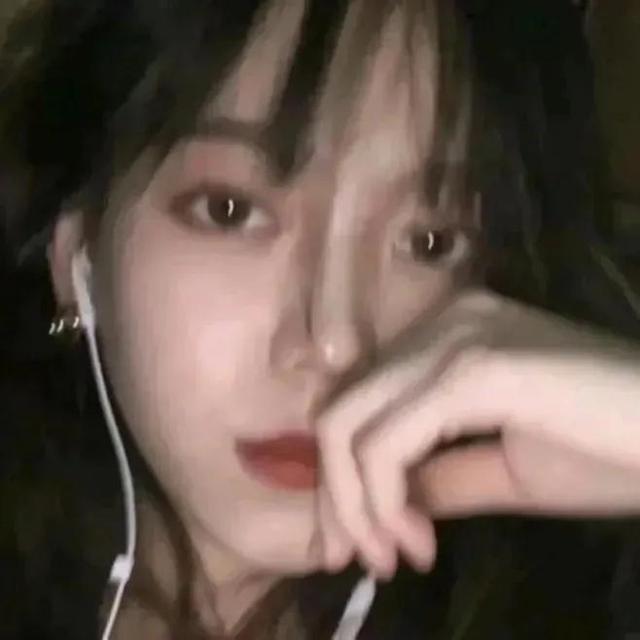 御姐高清头像微信，御姐高清头像（成熟不是为了走向复杂）