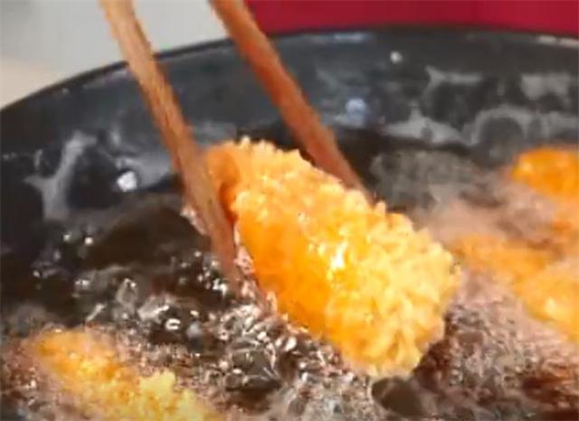 土豆蒸着吃的做法，土豆蒸着怎么吃（想不到居然那么好吃）