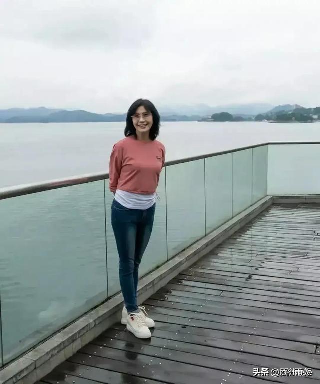 普通人怎么出道当艺人，怎么才能出道当艺人（其貌不扬的吴玉华）