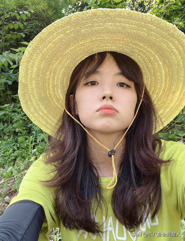 韩红和管彤的结婚照，韩红和管彤结婚照片集（频频被造谣的央视主持）