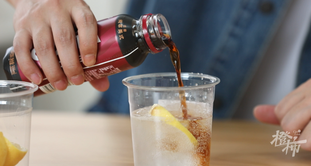 百利甜酒兑什么最好喝，百利甜酒的几种爽爆了的喝法（挑战便利店12种饮料的神仙混搭）