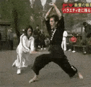 腰上系红绳是什么意思，腰系红绳所蕴含的寓意（“姑娘腰上绑红绳）