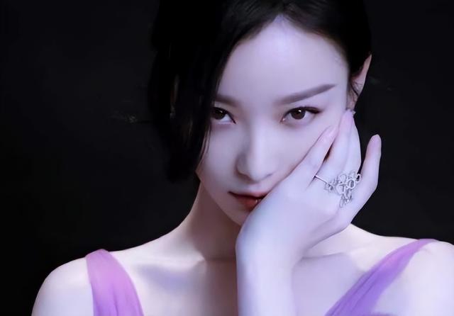 真人二次元/萝莉/同一个人/适合组头/高清  拿图点赞眼瞎别拿。，微信头像，真人二次元/萝莉/同一个人/适合组头/高清  拿图点赞眼瞎别拿。（这13位女星的反串）