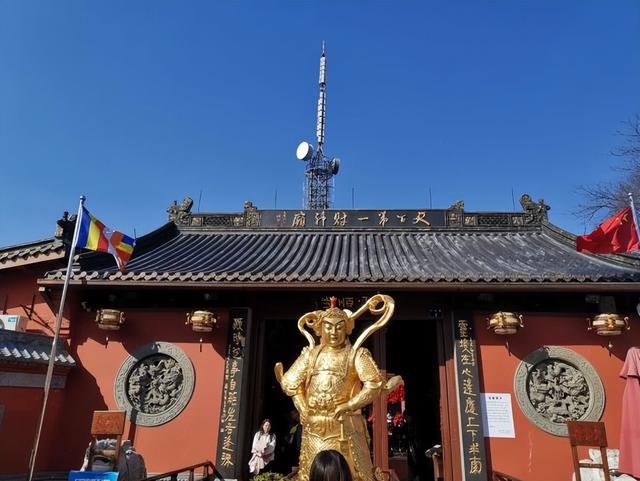杭州爬北高峰的路径，拥有山、湖、森、寺的杭州名山值得前往