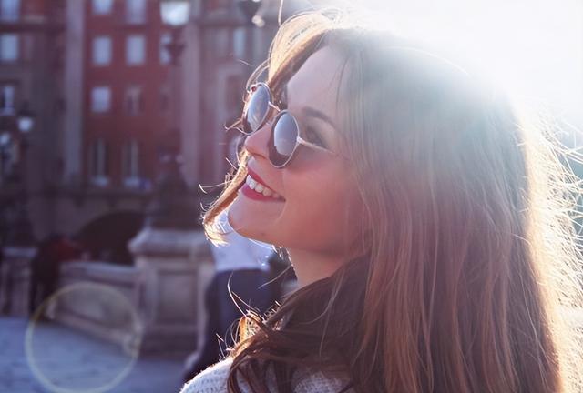 有钱跟没钱的朋友圈说说，有钱有朋友的朋友圈说说（只是你不明白这几句话）