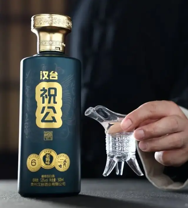 饭桌上敬酒怎么说话呢，酒桌吃饭怎么敬酒说话（教你三句“敬酒语”）