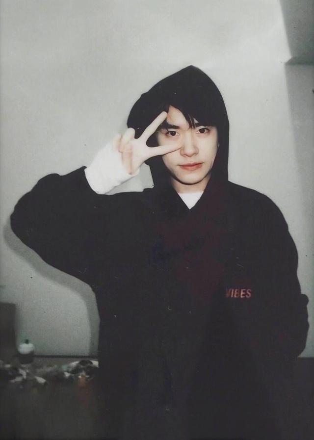 易烊千玺女朋友，易烊千玺的女朋友是谁 长什么样（易烊千玺的女朋友们看过来）