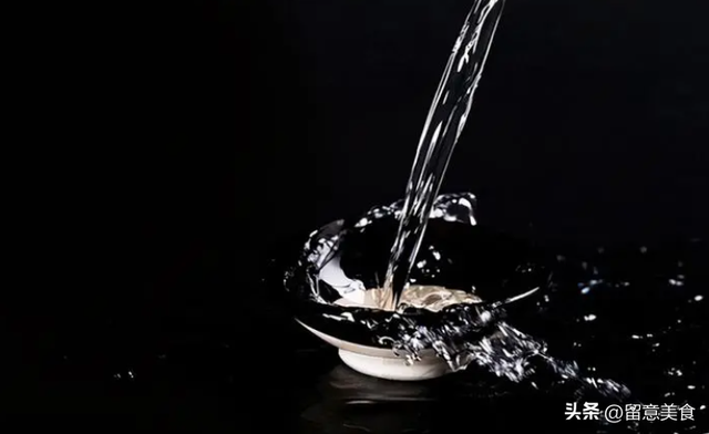 什么白酒好喝，什么白酒好喝不贵还上档次（全国哪的白酒最好喝）