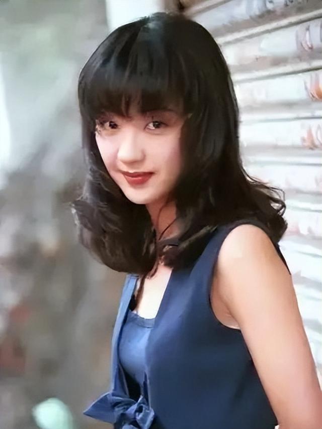 经典粤语歌曲老歌，50首经典粤语歌曲（十首80年代经典粤语金曲）