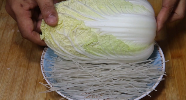 白菜炖粉条的家常做法，排骨白菜炖粉条的家常做法（诀窍原来都这里）