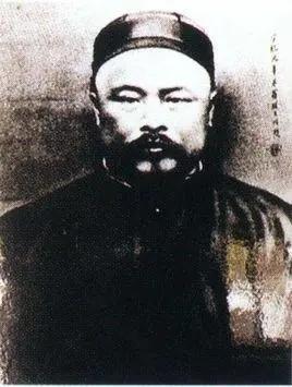 近代著名的作家有哪些个，现代著名的作家有哪几位（中国近现代史上文笔最好的十位作家）