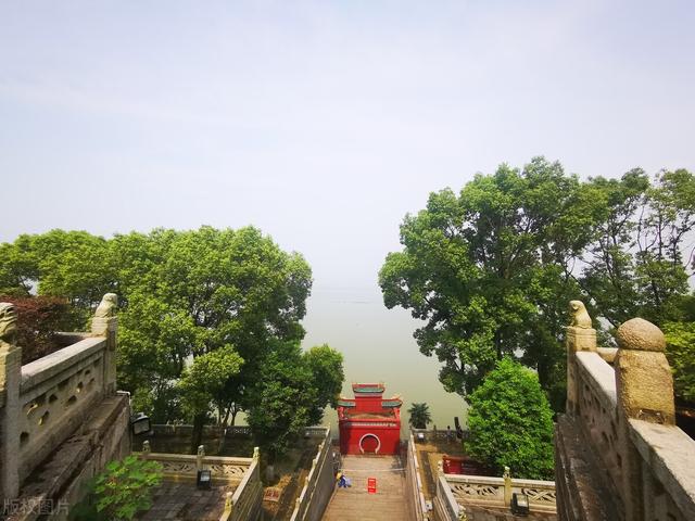 有良田美池桑竹之属的之什么意思，有良田美池桑竹之属的之是什么意思是什么（第十一课《岳阳楼记》知识梳理与专项训练）