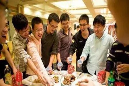 送给老婆的浪漫元旦祝福语大全，元旦发给老婆的祝福语（酒桌上的新年祝酒词大全）