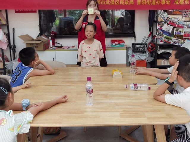 如何写活动简讯，如何写活动简讯的范文（，“悦享成长，绘声绘色”儿童绘本小组活动简报）