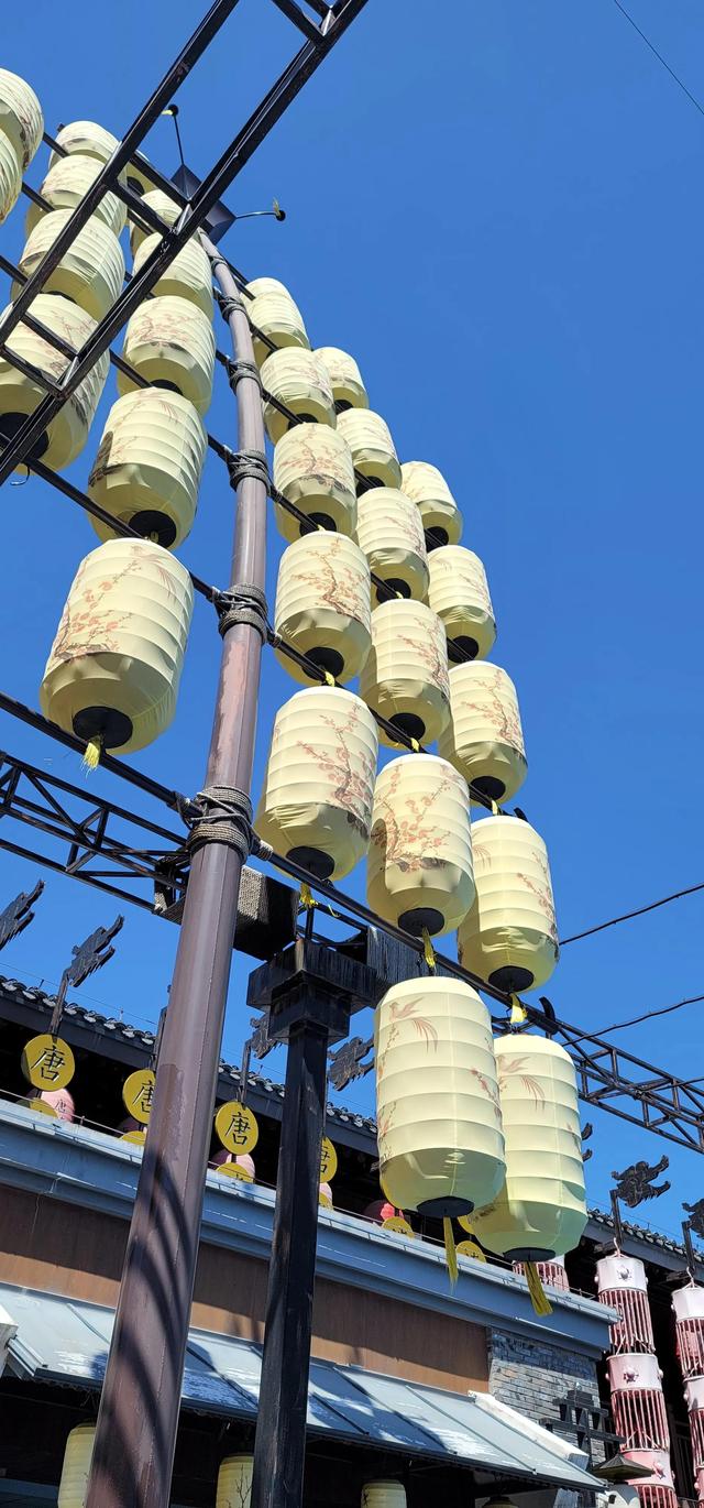 上海到青岛多远，上海到青岛的路程（上海青岛往返1400公里全程无高速沿途城市蜻蜓点水游）