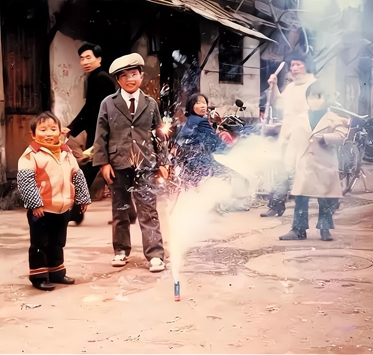 "大寒小寒收拾过年"从大寒之后很多地方就开始放鞭炮,一长串的鞭炮噼