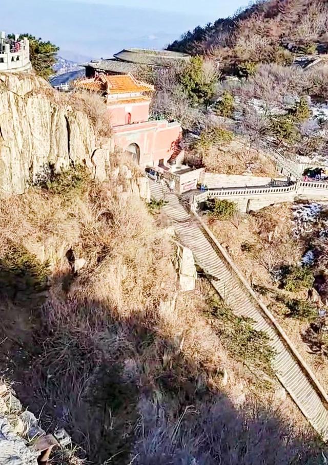 泰山好玩吗，泰山旅游攻略（此生不老，必去泰山）