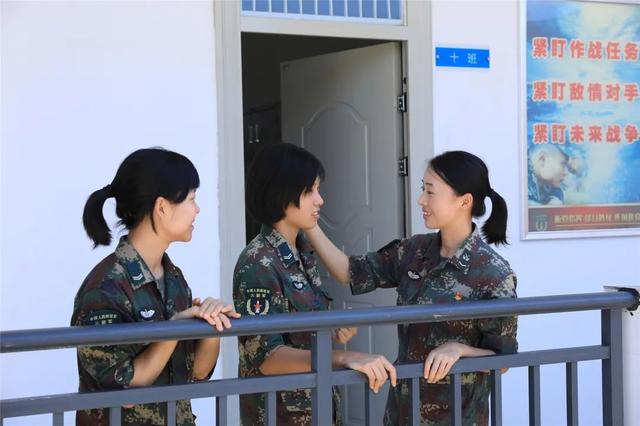 雷小雪老公是谁，雷小雪 西南财经大学（他们是军营里的“雷锋”）