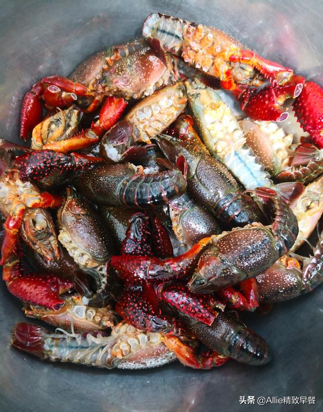 煮小龙虾的方法和教程，如何煮小龙虾好吃又简单（从挑到煮超详细分享）