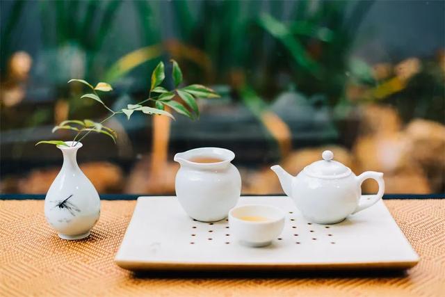 茶艺师是做什么的，茶艺师到底是做什么的（泡茶小妹职业素养手册）
