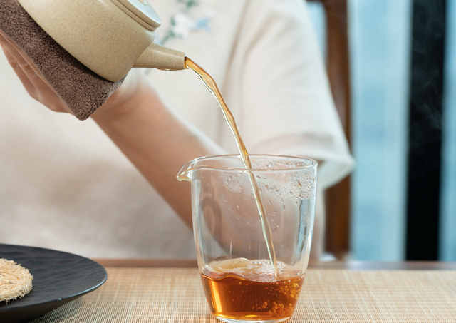 泡茶步骤教学，泡茶的过程以及怎样做（教你通用版泡茶手法）