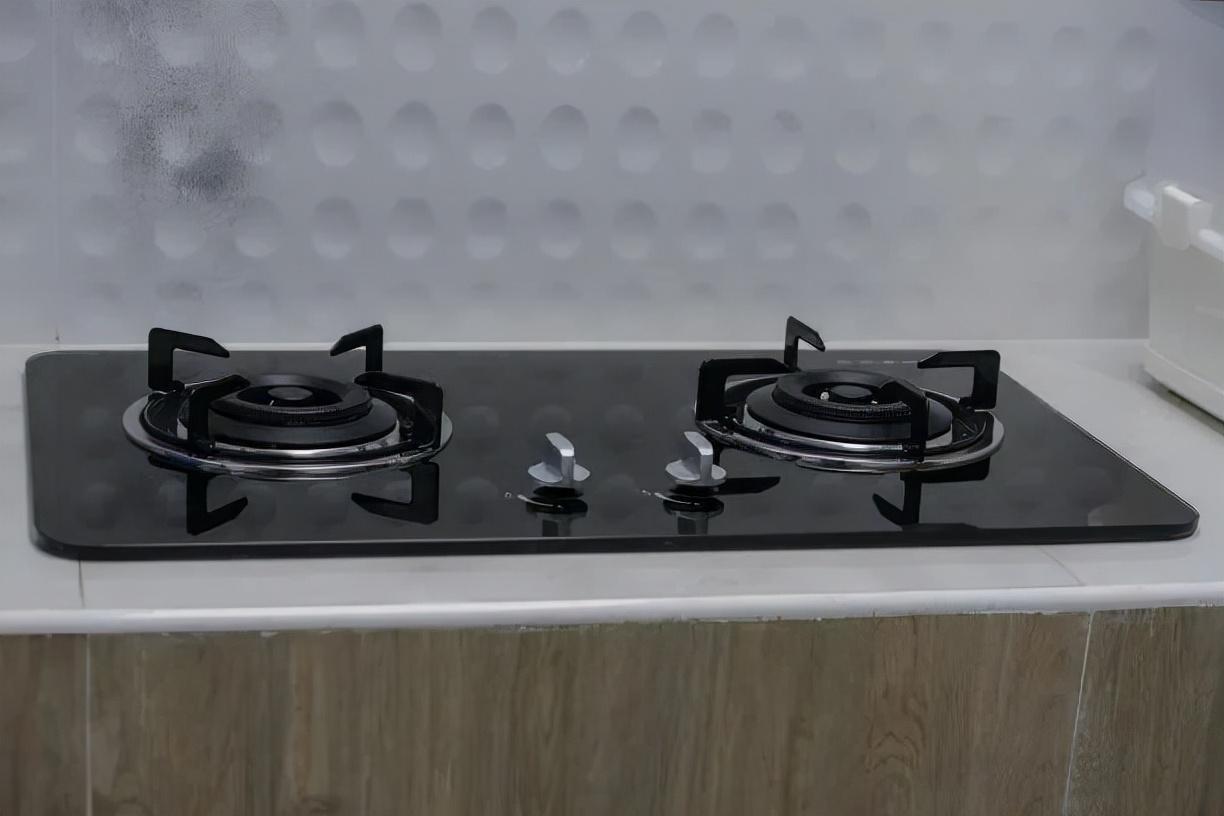 方太灶具怎么调火（燃气灶火小的调节方法）