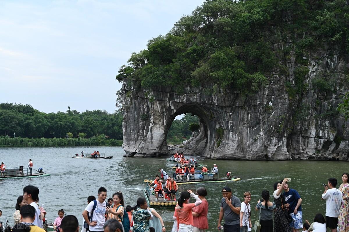 中国十大旅游胜地（国内值得一去的十大5A景区）