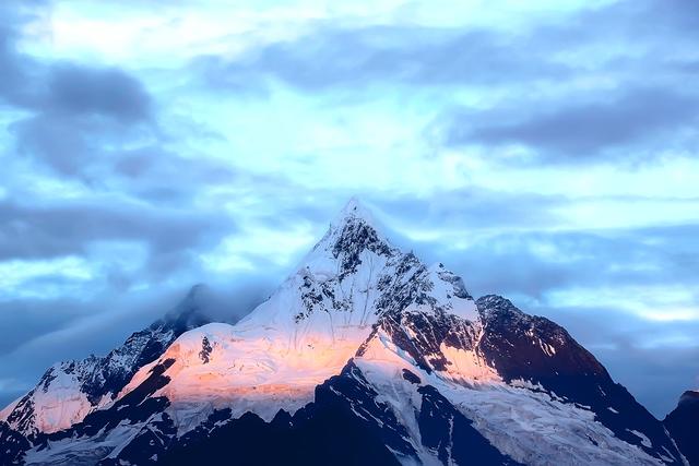 梅里雪山在云南具体哪里，云南梅里雪山图片大全（梅里雪山事件始末）
