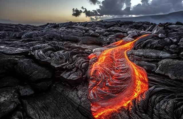 一個不太好的消息是:研究認為,黃石超級火山已經進入到了噴發活躍