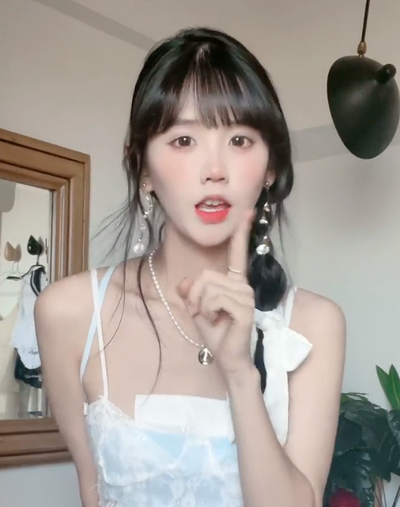 ai换脸井川里予啪啪网站，井川里予.（靠颜值两个月圈粉千万网名）