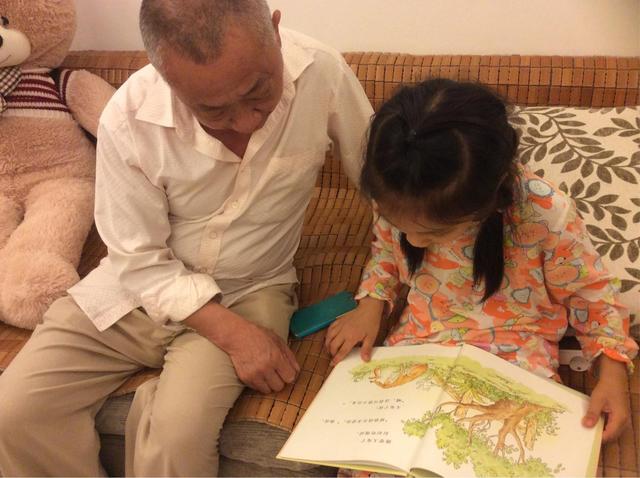 孩子性格懦弱是什么原因，孩子性格懦弱是什么原因导致的（孩子没主见胆小懦弱没出息）