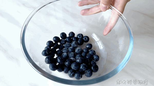 早餐小面包制作方法，早餐小面包制作方法步骤（面包入门必学）