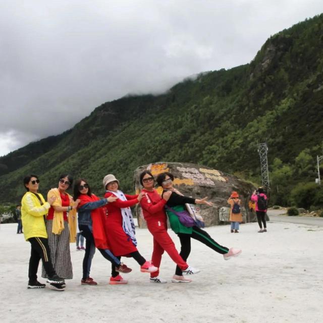 有什么成语描写赞美拉萨的天空，形容拉萨的天空的词语（天上西藏大美于行）