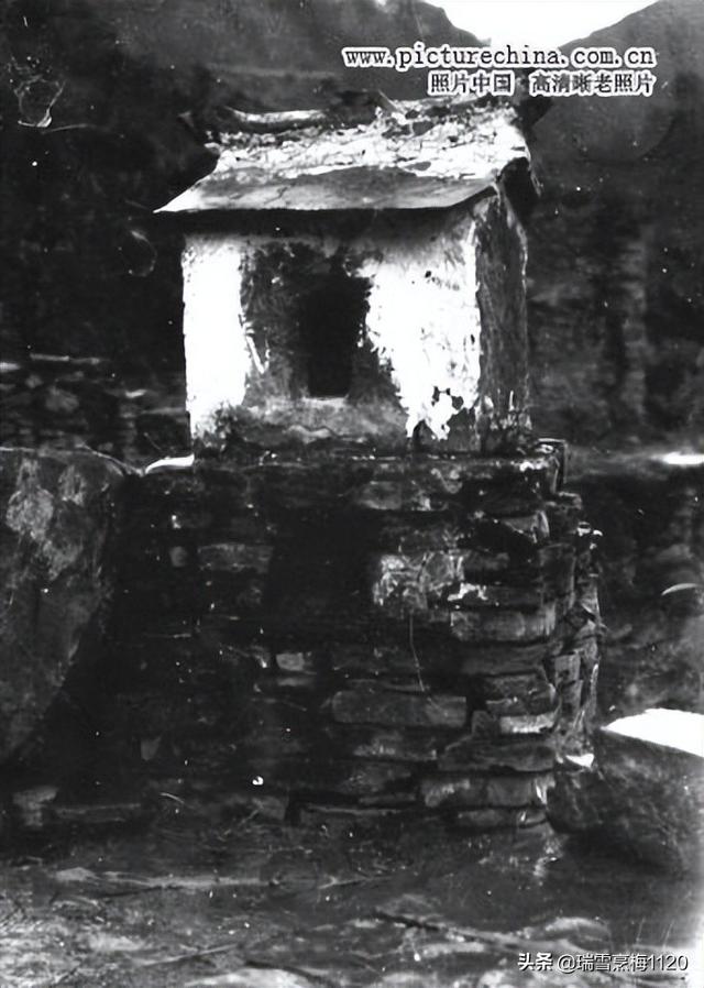 土地庙对联加横批7字，土地庙宇对联七字（旧时的土地庙及其对联）