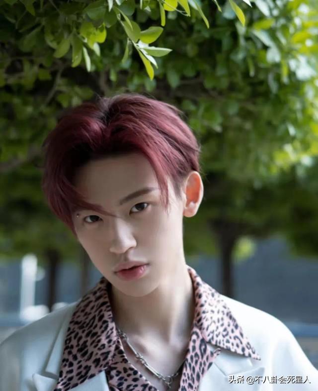 关悦与佟大为婚纱照，关悦图片个人资料（妇女节前的7个瓜）