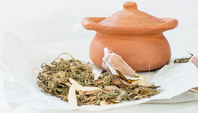 月经不停怎么办，子宫内膜息肉导致月经不停怎么办（化解异常出血）