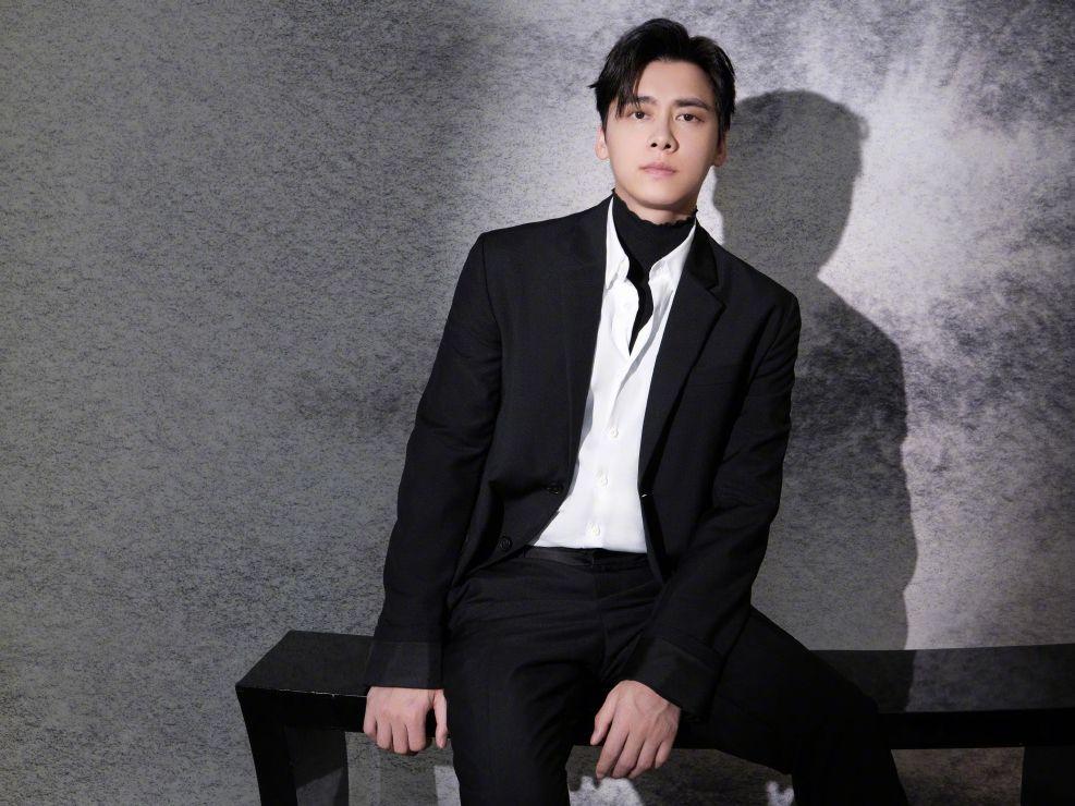 如何看待李易峰此前发“声明”「声明从此不可信」辟谣变笑话