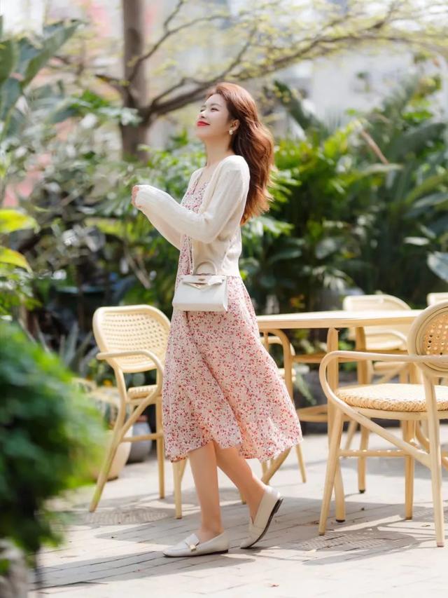 十八度穿什么衣服，18度左右衣服搭配图上海（照着这样穿，保暖又美丽）