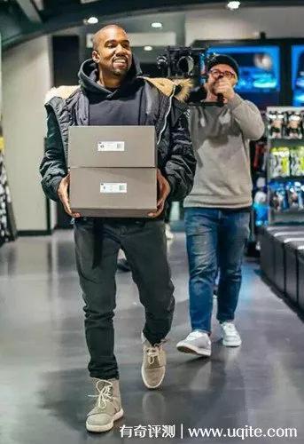 椰子是耐克还是阿迪，椰子是耐克还是阿迪好（椰子鞋是什么牌子）